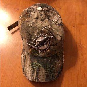 Camo dolphins hat